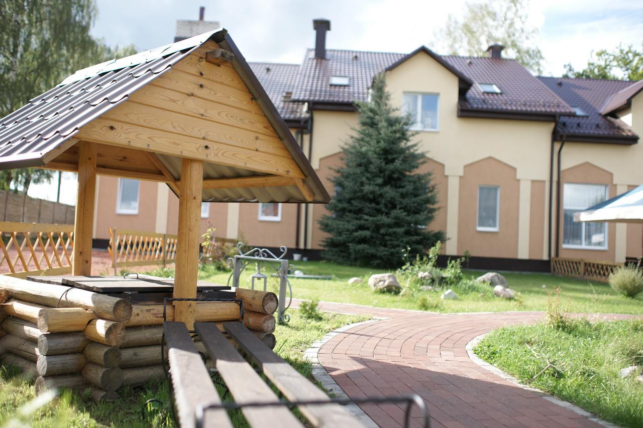 Gostinnyi Dvor Polotsk Polatsk Exterior foto